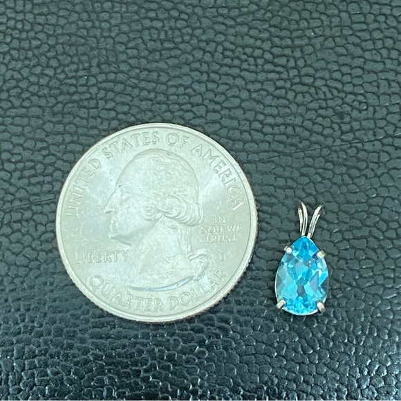 Vintage Sterling Silver Blue Topaz CZ Cubic Zirconia Teardrop Pendant 0.7g - Picture 5 of 15